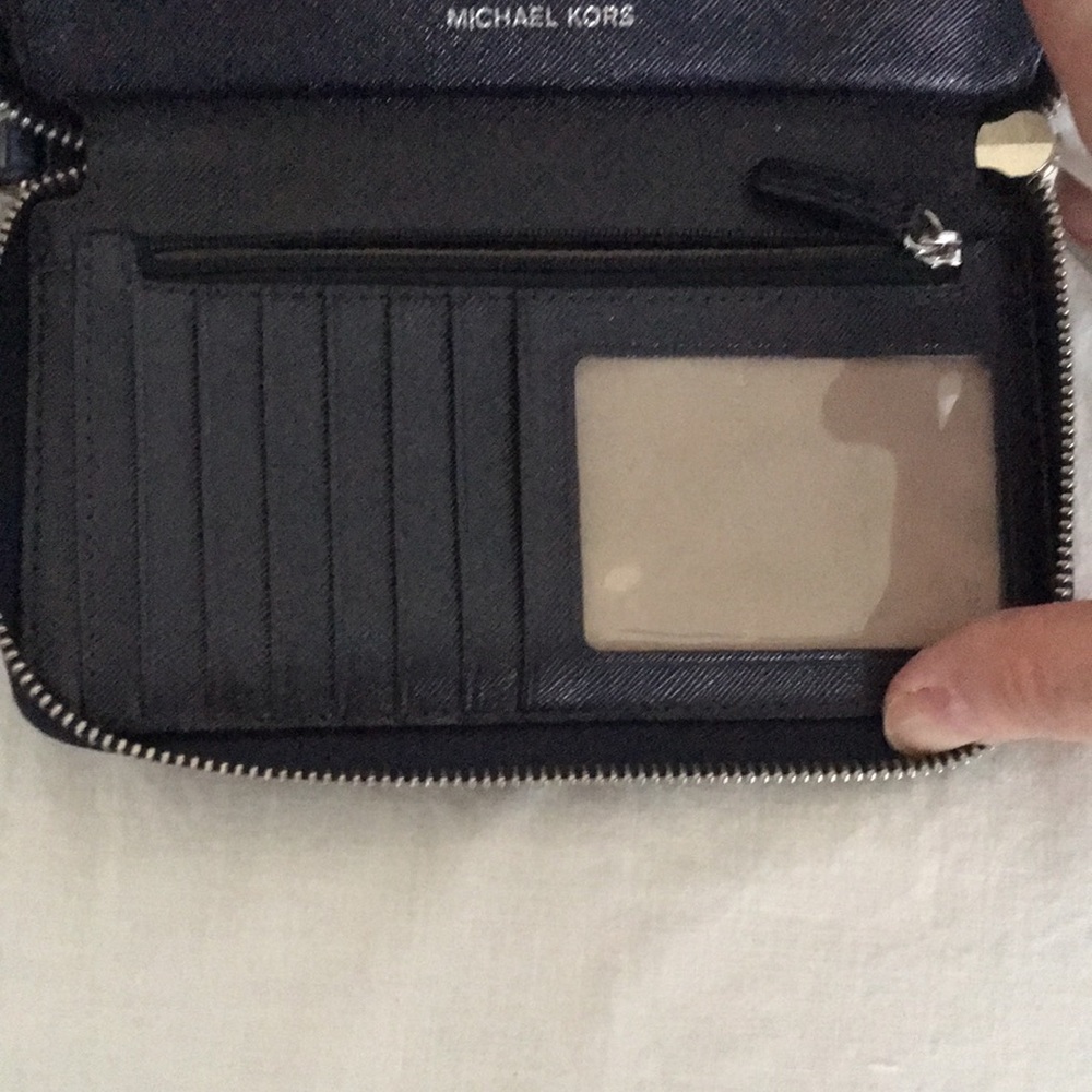 Michael Kors Wallet - Picture 5 of 5
